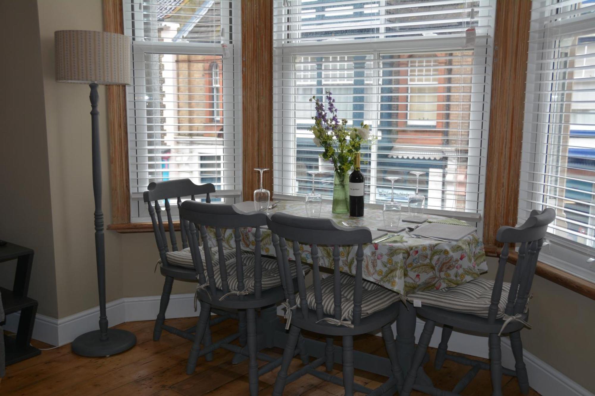 The Fabulous Number Two Apartment A Cosy Coastal Getaway Cromer Bagian luar foto