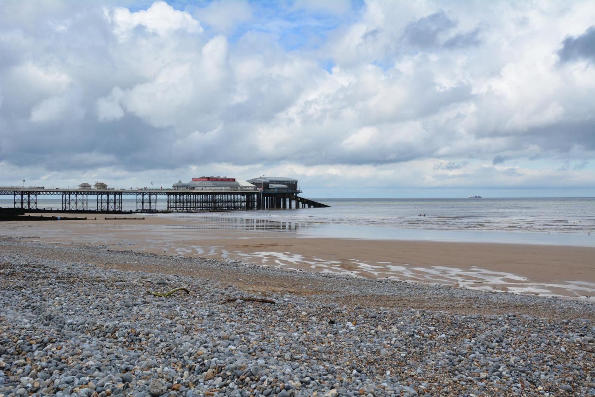 The Fabulous Number Two Apartment A Cosy Coastal Getaway Cromer Bagian luar foto